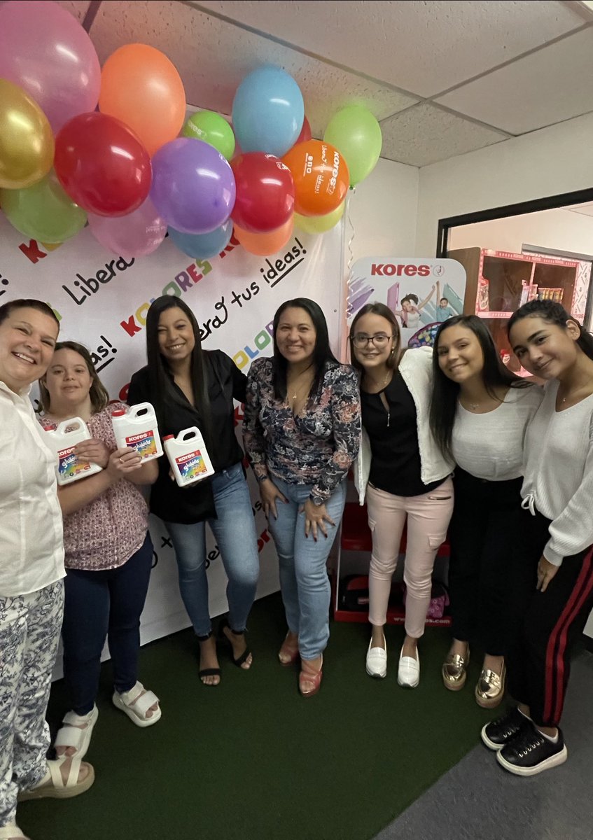 avesid's tweet photo. Gracias a nuestros amigos de @kores_venezuela por sumarse junto a nosotras al modo #HolaVerano ! ¡Gracias por el apoyo de siempre! #avesid #kores https://t.co/yNDCfwEhB3