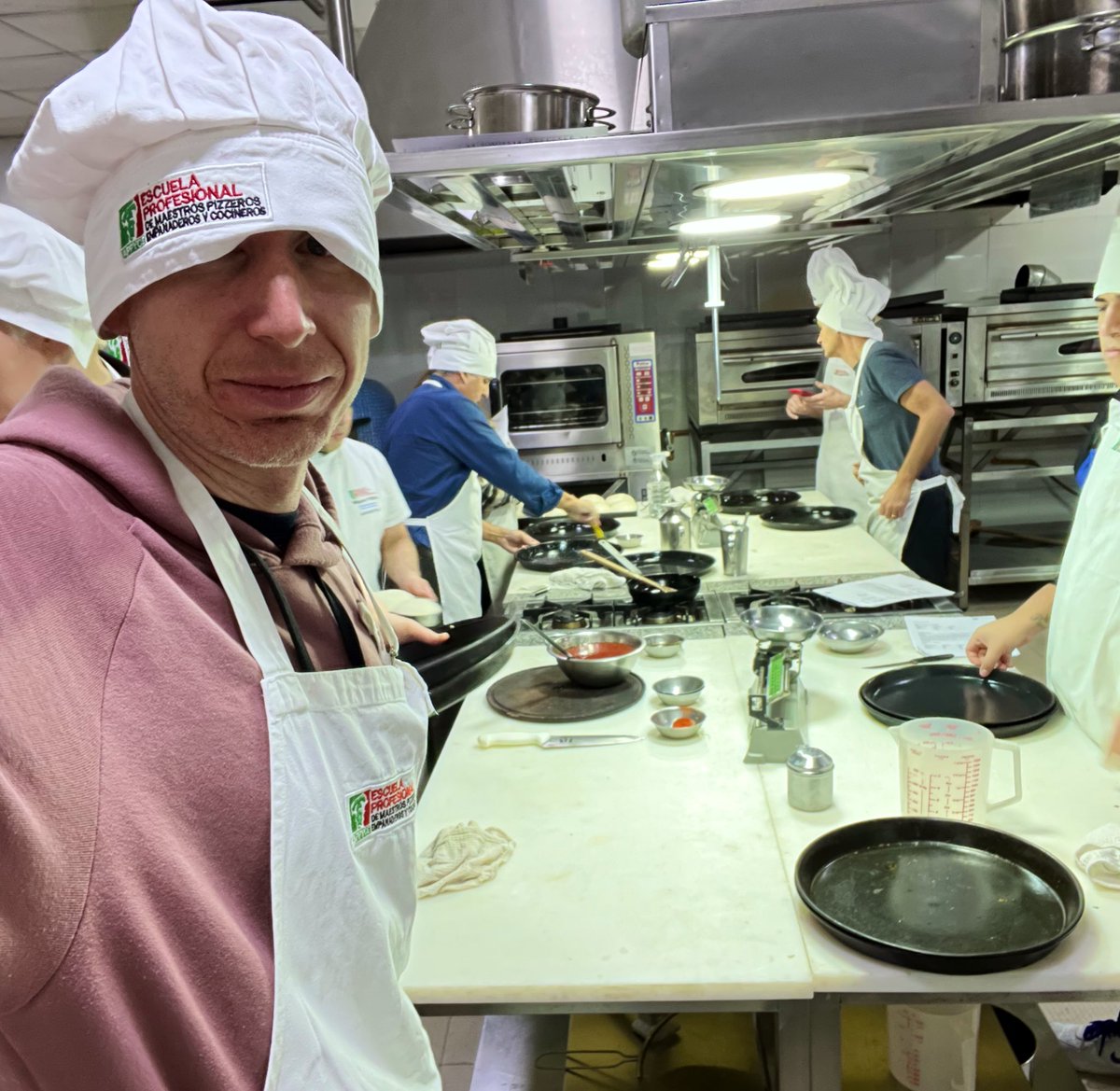 SergioMohadeb's tweet photo. Aprendiendo a cocinar pizzas para Usted. Con @APPYCE https://t.co/p4n2YrYaPH