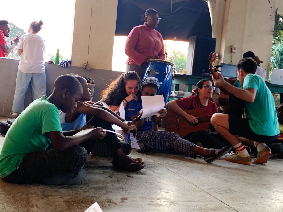 anglopcas's tweet photo. Han llegado los voluntarios de @SP_Solidaria a Luanda y estamos "encantados" en el #CampamentoSP ¡que suerte estar aquí! https://t.co/Q7CX7nOYLg