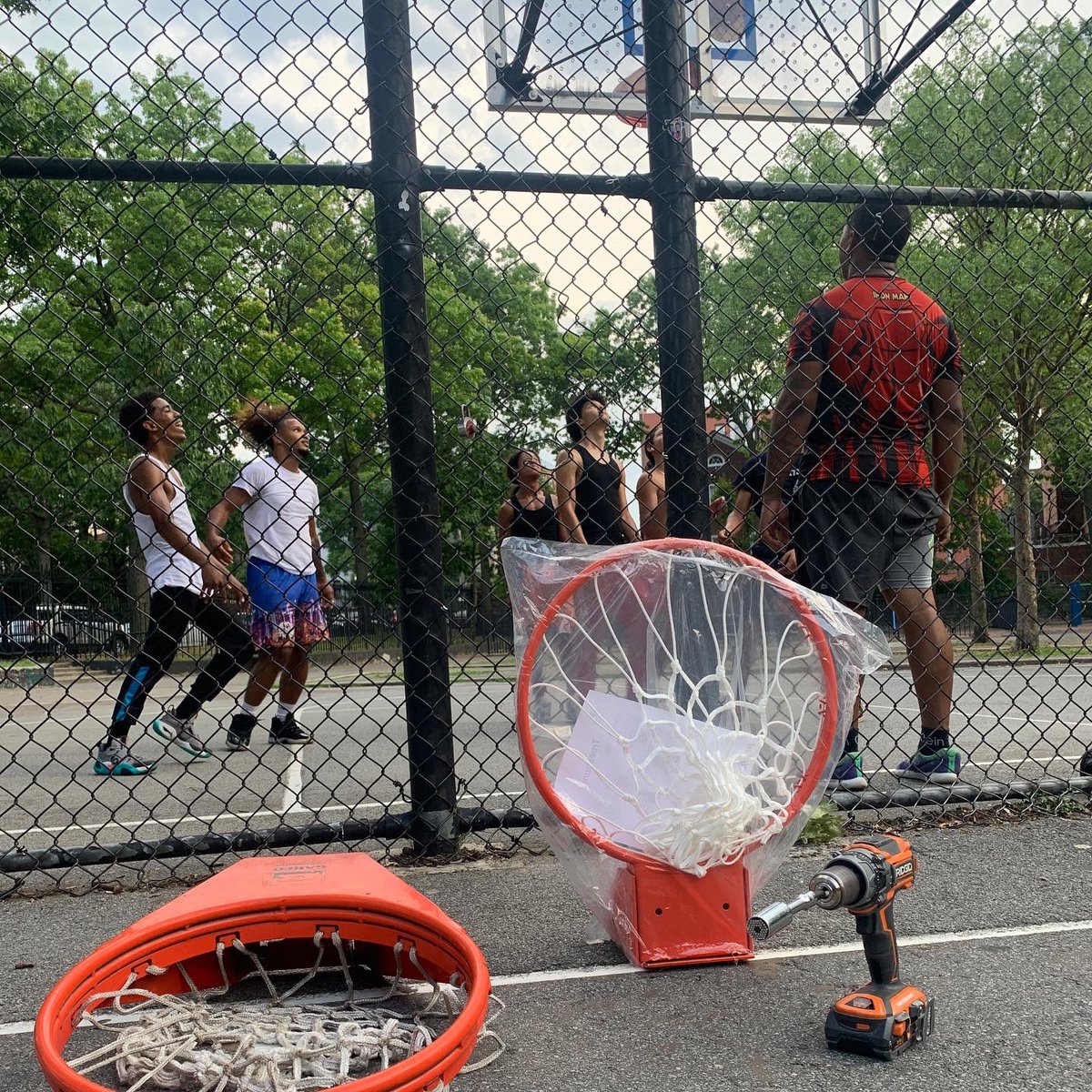 ibarrow1718's tweet image. @bosswarr came through clutch! New @truebounce Rims for @sedgwickpark! Real @wearetheory9 activity 🤞🏿💙🏀 #WeAreTheoryNine #SedgwickPark #iSandNewYork