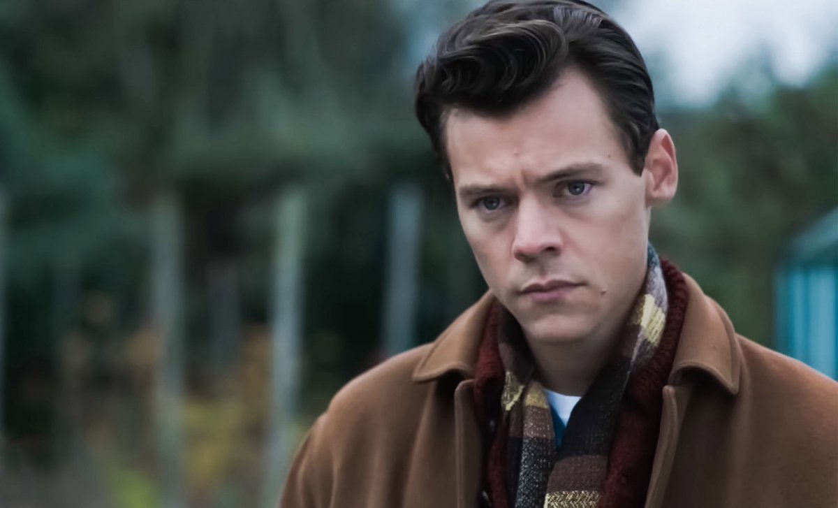 harry being pretty tweet media