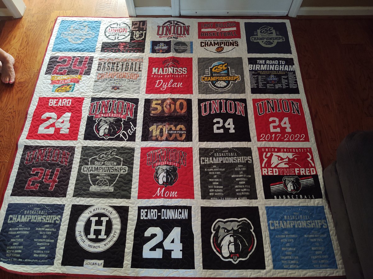 Chadbeard56Chad's tweet photo. Had this union university bulldog quilt made for my girl ♥️ https://t.co/FGT64YRAEb