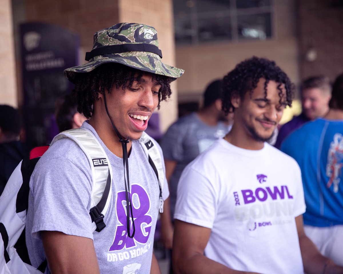KStateFB's tweet image. Cats cooking on the concourse