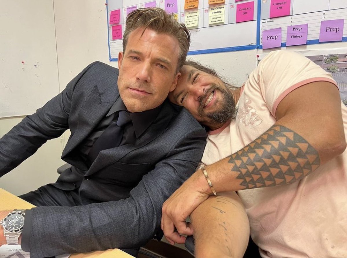 ResSnyderVerse's tweet photo. #InternetNotReady
#MakeTheBatfleckMovie ๐ฆ
The time is Now https://t.co/cFH9yyXM7e