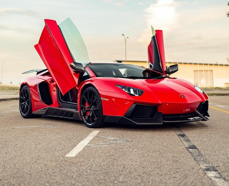 Rosso Andromeda Aventador