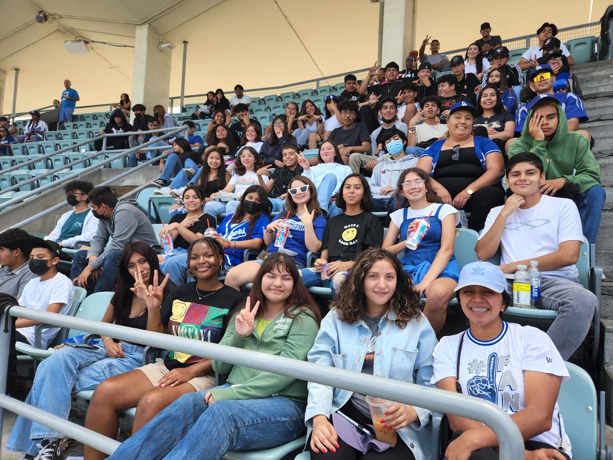 Think Together is grateful for partners like the @DodgersFdn who work with us to get students excited about exploring college & career. This week, 70 students attended a college & career accelerator panel before watching the Dodger game. ⚾#CCAccelerator #CaAfterschoolWorks