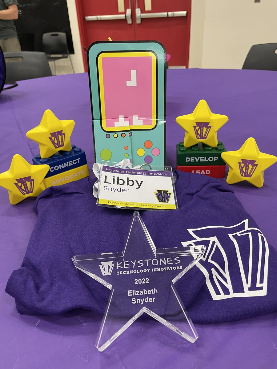libsguide's tweet image. Thanks for the loot and the love, Lead Learners!! #ktisummit #ktifamily