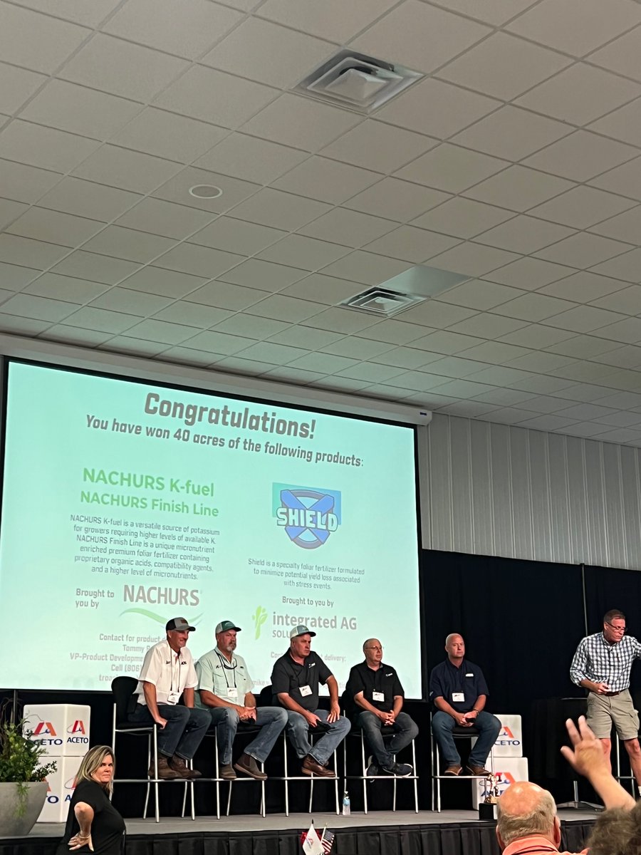 NACHURS's tweet photo. Last night, NACHURS attended the VIP reception with @XtremeAgFarming! @angiekloha and @TommyRoach7 had a great time listening to the speakers and hearing the methods used for the highest yielding wheat contest. #NACHURS #XtremeAg #WheatYield https://t.co/luauz6t8dh