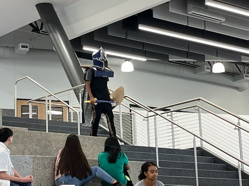 MISDVanguardHS's tweet photo. The last day of #FreshU opened the door to so many possibilities for our students. We can't wait to see our freshmen again tomorrow at VIE, our 9th grade orientation, at 9:00 a.m.! #DiscoverVanguard #V_Up #VHS_VIE https://t.co/46cJb3Fxv3