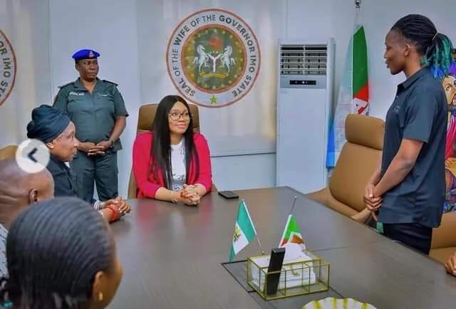 Pobahiagbon's tweet photo. Seal of the wife of the Governor of Imo State? The apogee of ALAWADA government. https://t.co/ZtPDaY6vPR