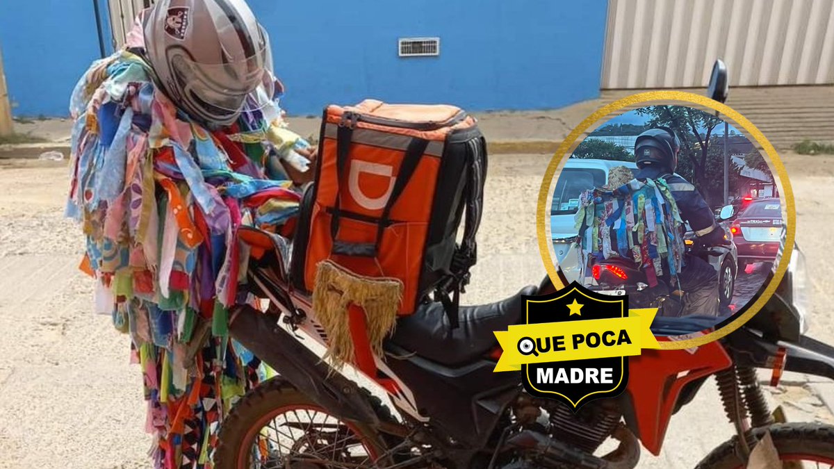 QuePocaMadreMex's tweet photo. TILICHES A DOMICILIO🥳
Repartidores de comida hacen sus entregas con traje de los tiliches de carnaval #Putleco, hasta sus cajas las adornaron. Esto como parte de la #Guelaguetza, en #Oaxaca. https://t.co/hxnxfLJWIy