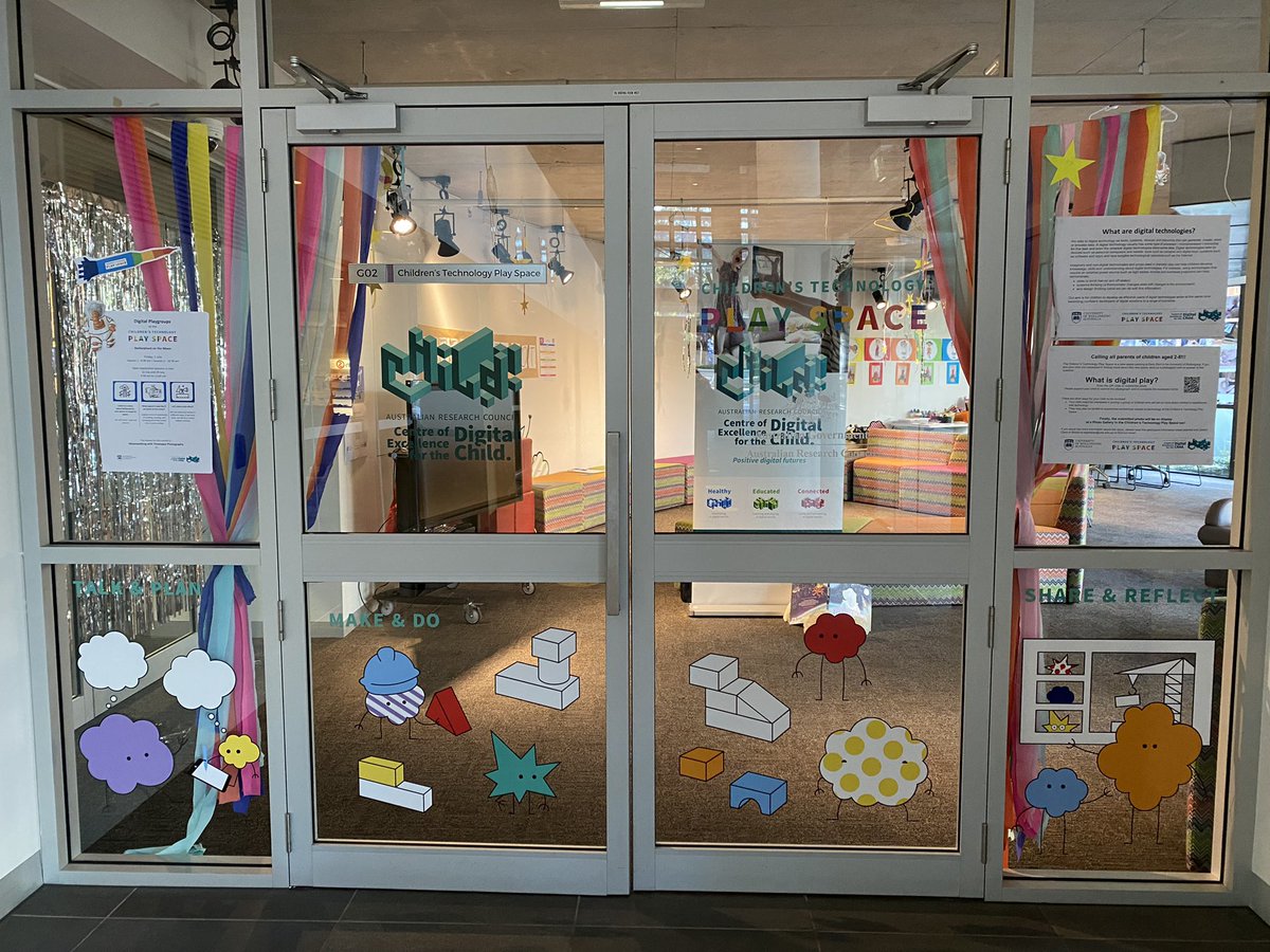 Shout out to Daniel from Visual Energy Signs who today finished all our <a href="/digitalchildau/">ARC Centre of Excellence for the Digital Child</a> branding at the UOW node! Yay! #UOW