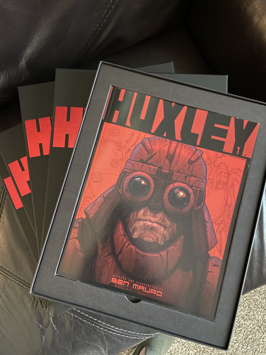 HUXLEY® tweet media