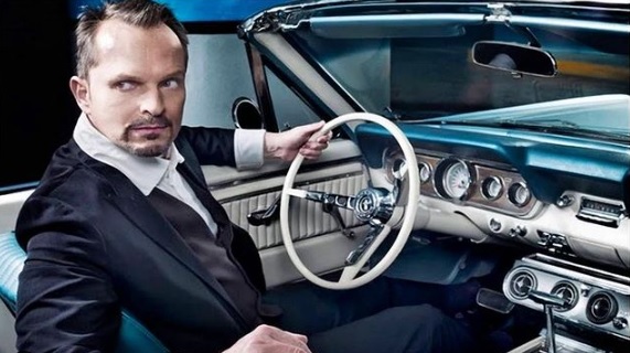 “El artista debe vivir, si no se enamora, si no apuesta, vibra, si no descubre, si no se entusiasma, si no sufre, si no se emborracha, ¿Qué le puede contar a la gente en sus canciones? Esas son prioridades.”
- #MiguelBosé