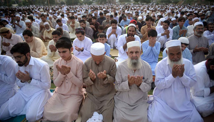 maliksafee4's tweet photo. کتنی غجیب ہے گناہوں کی جستجواقبال
نماز بھی جلدی میں پڑتے ہیں پھر سے گناہ کرنے کے لیئے
#قومی_زبان 
#صبح_بحیر
#جمعة_مباركة https://t.co/7CFqHP7fMo