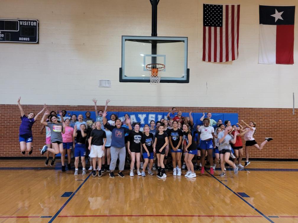 WMSLadyCats's tweet photo. Last day of camp! Thanks to all the girls who put in work this summer to get better! 

Super shout out to these 4 dedicated athletes who didn't miss a single day of training!!! Chloe Arenivas, Sara Arenivas, Tealyr Carbaugh, and Haley Conoway! Awesome job ladies!!! https://t.co/gFttjXKj76