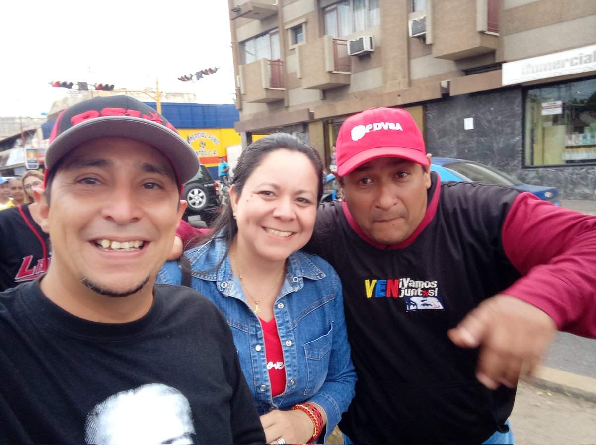 Con una emotiva marcha se conmemoró los 68 años del Comandante <a href="/chavezcandanga/">Hugo Chávez Frías</a>  en Carora.