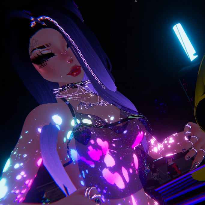 ClubMisfitsVR's tweet photo. BLACK LIGHT NIGHT 2.0 | CLUB MISFITS | THIS FRIDAY https://t.co/IOWpBqx6kN