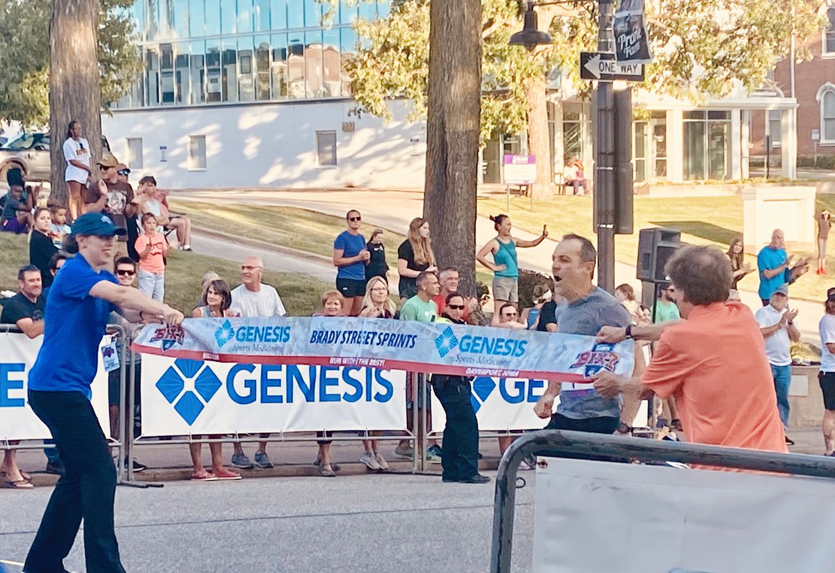 What a great night for the Genesis Sports Medicine Brady Street Sprints! Congratulations to all the competitors and a special shout out to our friends with Genesis Physical Therapy for their Battle up Brady!🏅