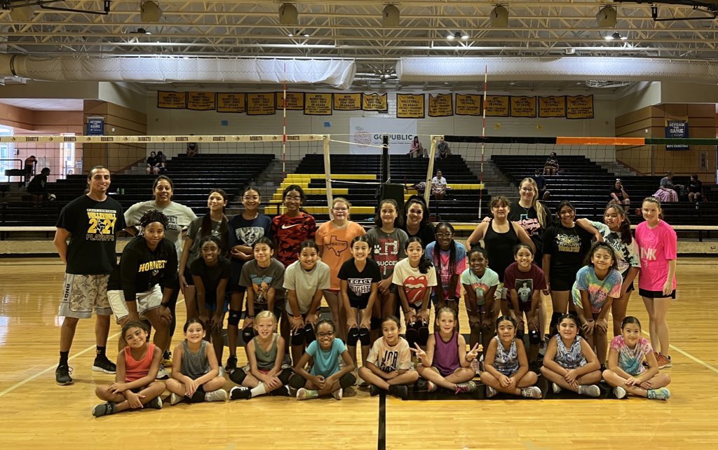 _ECVolleyball's tweet image. This week was so much fun with our Jr Hornet Combo Camp! 🏀🏐 We had a blast with these incoming 2-6th graders and can’t wait to watch them grow! #ECVBTribe #AlwaysAHornet