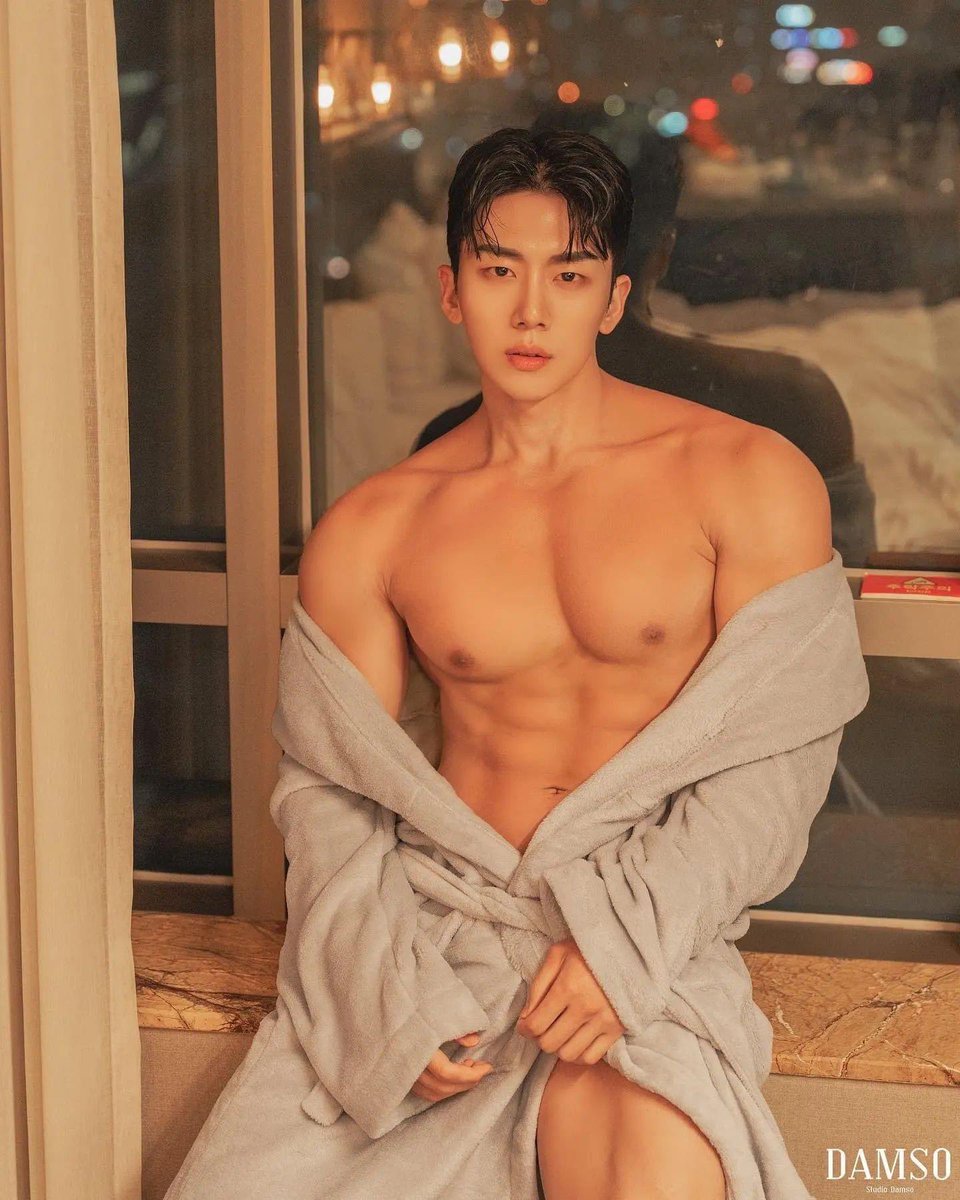 KamaraVong's tweet photo. Handsome friend! https://t.co/YwTKaJJ2P2