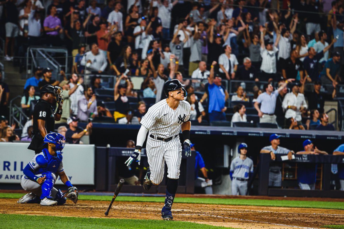 Yankees's tweet photo. Starting off the homestand right ✅

#RepBX https://t.co/p6lhMhUSna