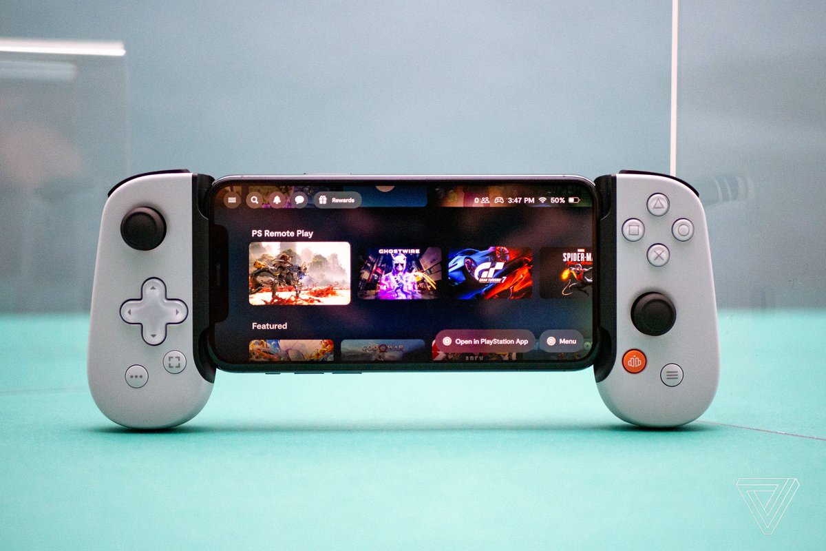 RT @verge: Sony introduces its first gamepad for iPhone — and it’s a Backbone One https://t.co/NoNOFOYjEI https://t.co/18Ww9JWwiK