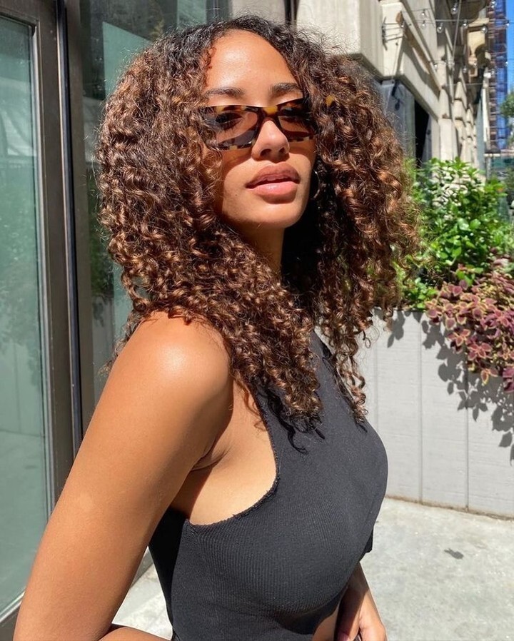 curlhairstyle's tweet image. Sunshine on my curls 🌞 .
📸 : @gabrielaanderson_ 

#shinycurls #sunshine #curls #curlyhair #myhairs #curlyhairroutine #curly #curlygirlmethodaustralia #curlyhairgirl #curlyhairs #curlyhairgang #curlyhairstyles #curlyhairday #curlyculture #naturalhair … instagr.am/p/CglJATiqkpN/