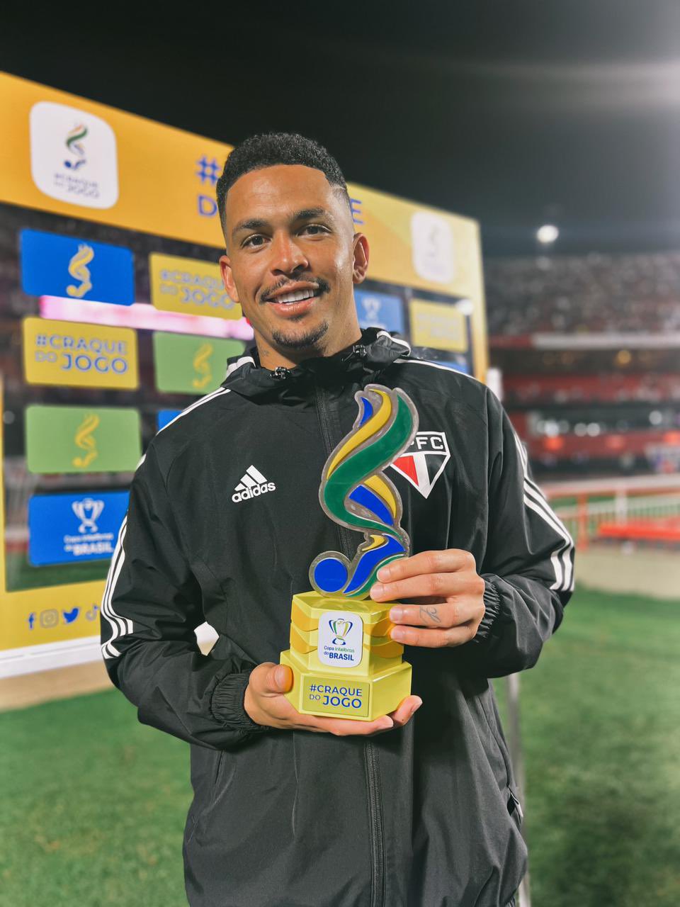 São Paulo Survives Lucianos Insane Game Wins It All - umvnulg