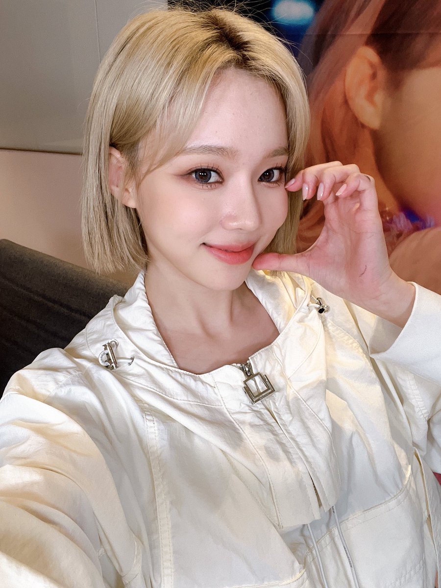 hyozip's tweet photo. 🎹  |  this or that, ver. selcas  · ♪ ⠀⠀ֹ

by : @kmjbrand 

lovely minjeong 
에스파 윈터 #WINTER #윈터 #AESPA #에스파 @aespa_official https://t.co/3zeLMyb8rb