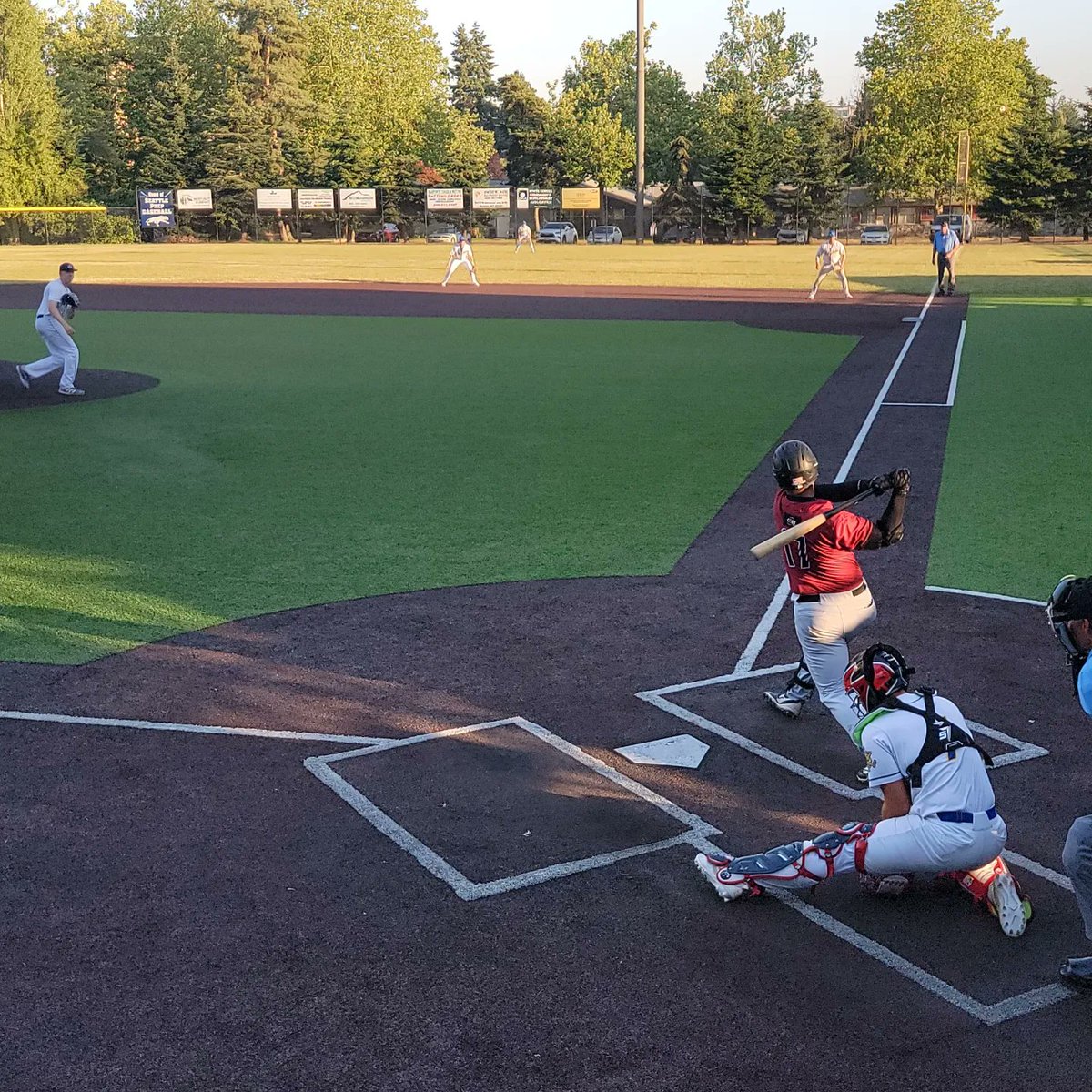 Deko_Gurl's tweet photo. Another fun evening at the last Thursday @GoFishSticks &amp; 
@Matt_Man03 started the game with 3 scoreless innings! And @kervinl was the fan batter! #GoFishSticks #PassTheTartar #whitecenter #pacificnorthwest #CollegiateBaseball #rhp #baseball #pitcher https://t.co/vk6nOUsn4q