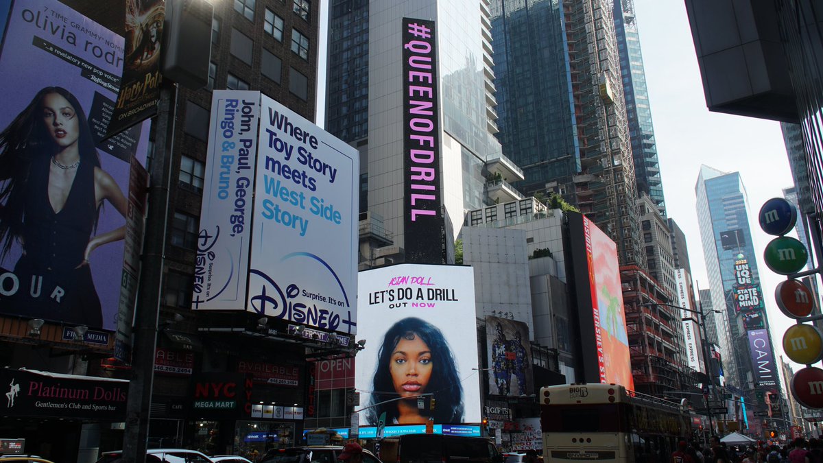 AsianDaBrattt's tweet photo. LETS DO A DRILL is now in TIMES SQUARE 🙏🏽🔥 https://t.co/ODPGYQQR0n