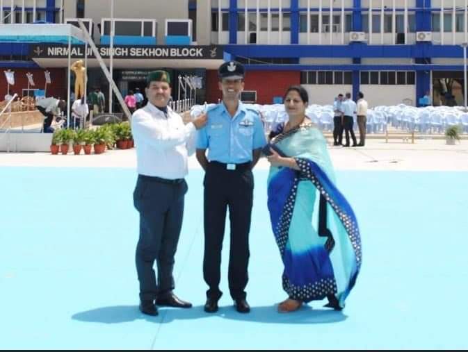 payal_mohindra's tweet photo. MIG engulfs another brave son. 💔 One of the pilots from yesterday's crashed MiG -21 trainer at Barmer,  26-year-old Flight Lieutenant Advitiya Bal of Jammu, who studied at Sainik School Nagrota. #RestInPeace

#MIG21 #IndianAirForce #Barmer #Shocking #MiGCrash #mig21crash https://t.co/sGUny6E0h9
