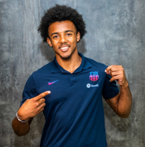 ChiGUiritoSprts's tweet photo. #Marboro #Mercato #FCBarcelona #Kounde 
Hoy se dio por confirmado el principio de acuerdo entre Barcelona y Sevilla por el jugador francés Jules Kounde, quien se unirá a las filas del conjunto culpe rechazando al Chelsea que le había ofrecido más. https://t.co/3ZOVl8og9l