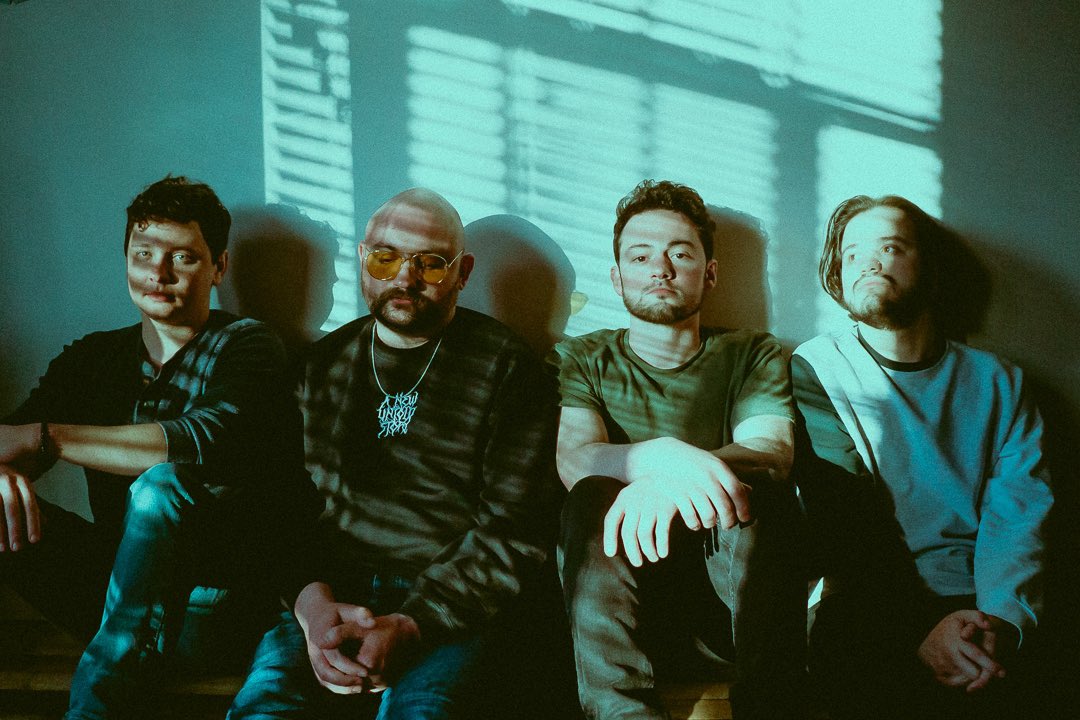 “Float” is available everywhere. Stream wherever you listen to music. 🖤

Apple Music: music.apple.com/us/album/float…

Spotify: open.spotify.com/artist/4dSJTaZ…