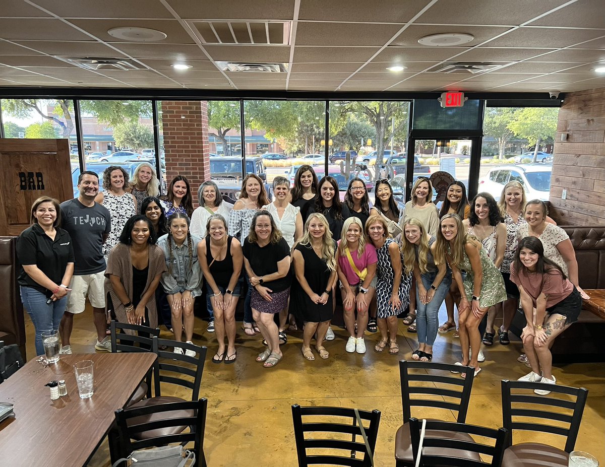 Had a great time at Ole’s with some of the @DCEtrailblazers today. It's going to be a great year! #cisdworkingtogether