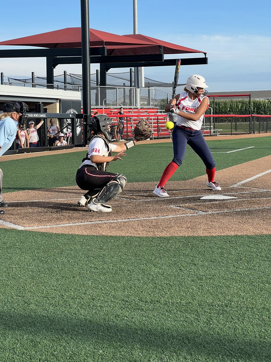 DD 16u Elite went 2-1 today in Peoria, ready for an early one tomorrow! Thanks to Halie, Jules &amp; Ali for filling in this weekend!!! 😈🫶🏼