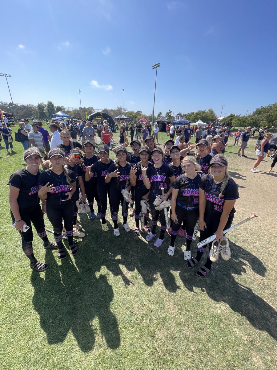 PGF PLATINUM NATIONALS PROUD OF MY GIRLS MAKING A RUN!! 2 MORE TO GO!! KEEP GRINDING!!!💗🥎💙 ⁦@FloSoftball⁩ ⁦<a href="/CSUMB/">Cal State Monterey Bay</a>⁩ ⁦⁦<a href="/csuf/">Cal State Fullerton</a>⁩ ⁦<a href="/CalSB/">Cal Softball</a>⁩ ⁦<a href="/FresnoStateSB/">Fresno State Softball</a>⁩ ⁦<a href="/Vol_Softball/">Tennessee Softball</a>⁩ ⁦@HolyNamesUniv⁩ ⁦<a href="/PGFnetwork/">PGF</a>⁩