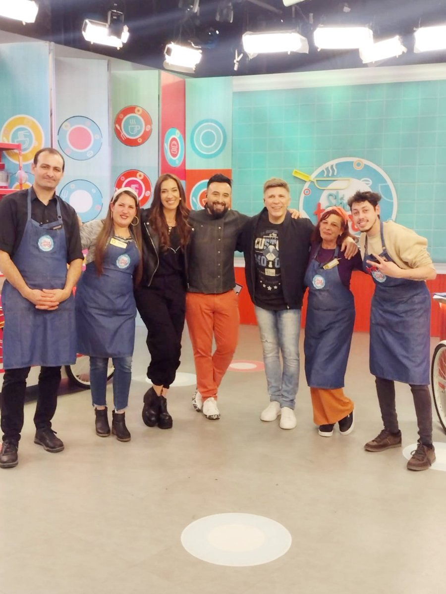 Nahuel es la NUEVA ESTRELLA DE LA COCINA de EL SHOW DE LA TARDE!!!!! <a href="/canal10uruguay/">Canal 10</a> <a href="/paobianco/">PaoLa Bianco ❤️</a> <a href="/AldoMartiinez/">Aldo Martínez</a> <a href="/LucasFuenteok/">Lucas Fuente</a>