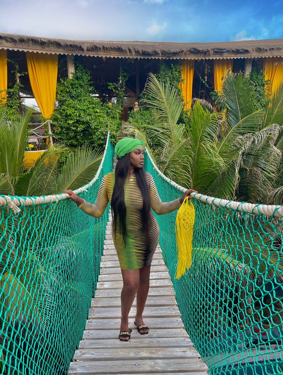 nancydiop3's tweet photo. 🏝 https://t.co/eAurZmiECg
