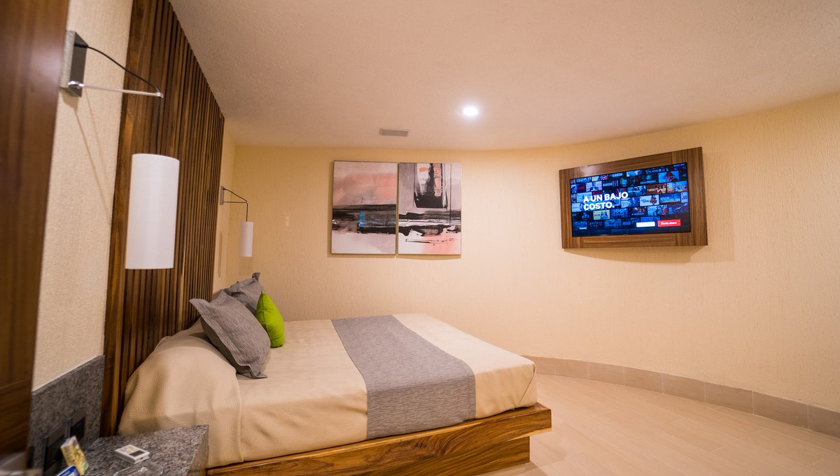 AutoHacienda's tweet photo. La Suite doble con Jacuzzi.
¡Ideal para intercambiar pareja y tener el sexo más chingón del fin de semana!.
Suban sus fotos y videos, nos queremos prender igual que ustedes. https://t.co/dDAakO3dha