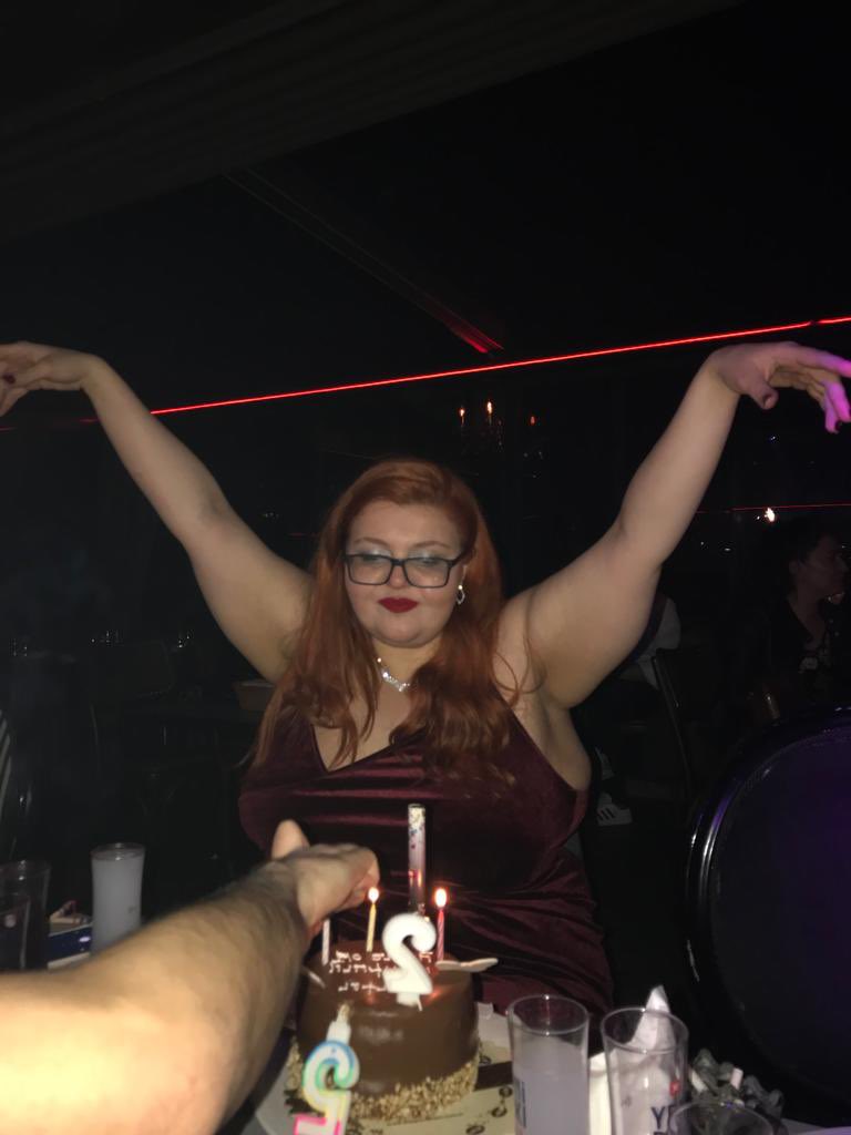 berkay: beyler yeni bir mekan keşfettim bi ton kız var