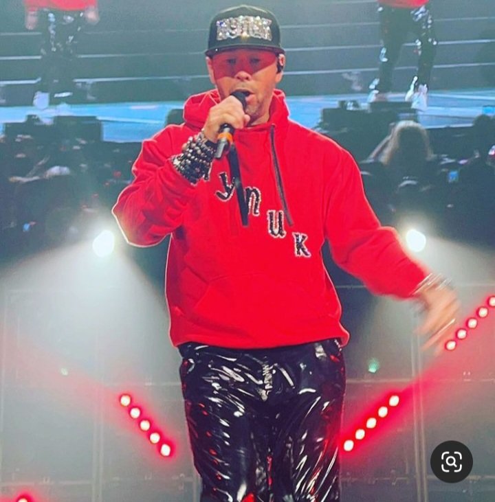 jojo_brown53's tweet image. #Donniefest until his birthday ❤️💙💖 😘🤗#HappyFridayEveryone