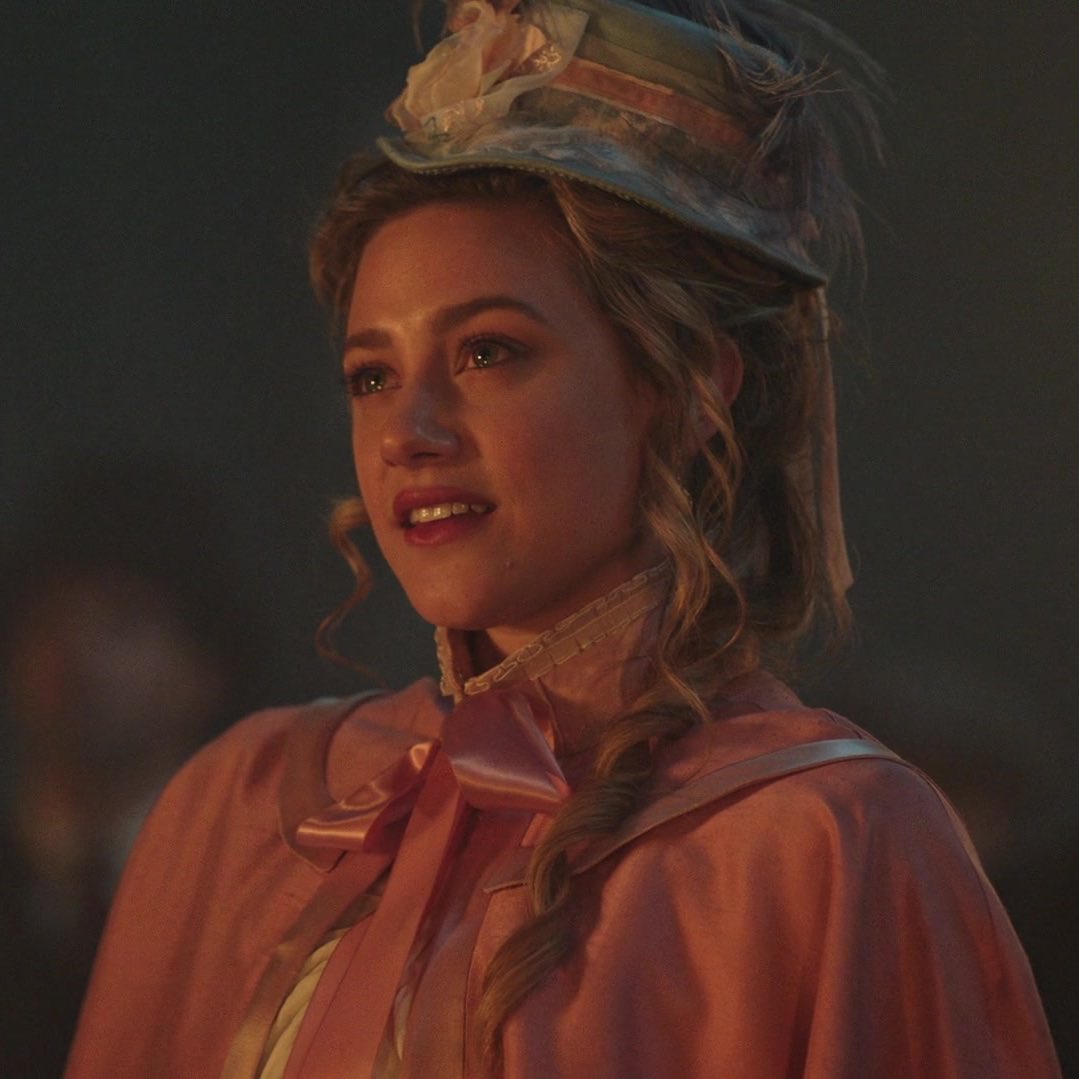 classyreinhart's tweet photo. lili reinhart in a period piece? UM SIGN ME UP https://t.co/aqCOzmaw4L