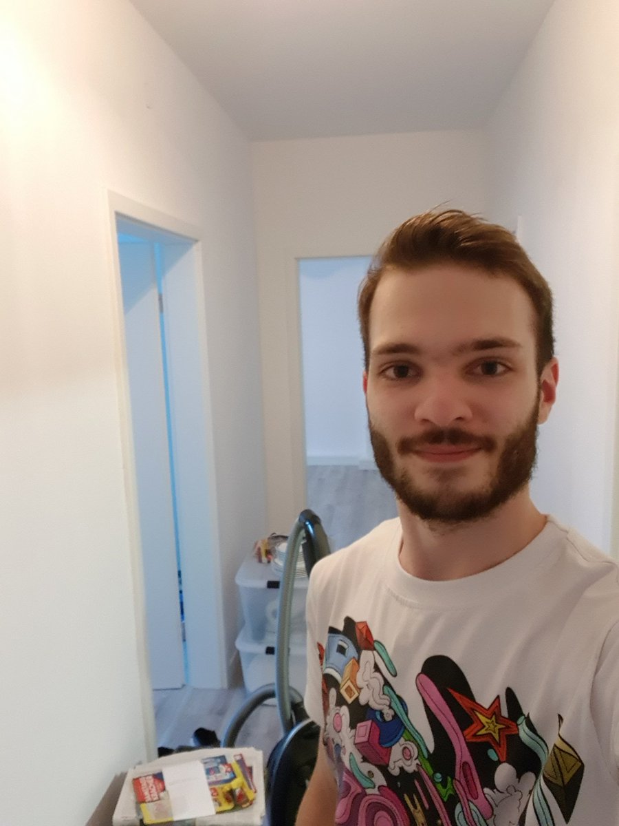 Hey Twitter folks!
I need some decoration in here 🖼️.
Drop your worst suggestion 👇
Preferably shipped from Germany/EU.

Also shout out to <a href="/HerrHana/">Chris Hana</a> for that sick <a href="/CrypteesGG/">CRYPTΞΞS</a> shirt!