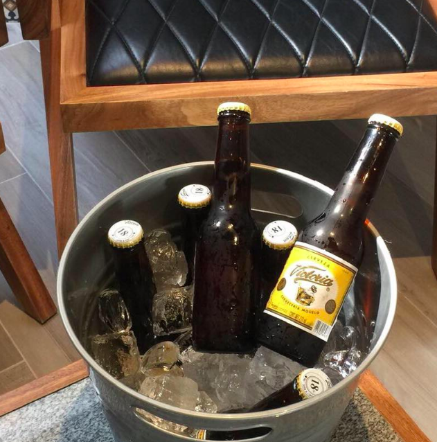 auto_arriba's tweet photo. ¿Qué tal un ceviche de 🍤 y unas 🍻 bien heladas?
¡Visítanos y gózala cómo tu mereces!. https://t.co/tFCT0KzCnQ
