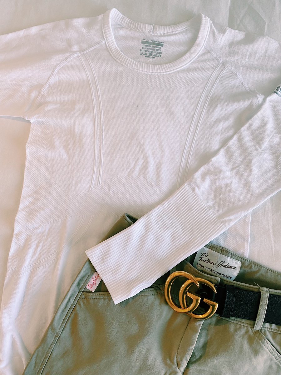 thefiteq's tweet photo. Summer ROOTD 🤍✨

https://t.co/2XpU2H6p5R https://t.co/yzxmmNVzb4