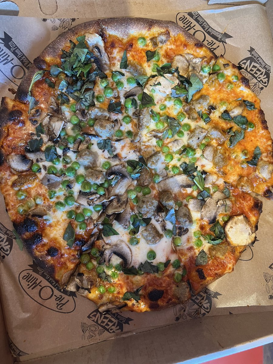 BuffaloFreddy's tweet photo. I took @joemillerwired advice he gave on the #HumpDayHotline w/ @JSpenceTheKing and got @pieominegreens A La Vodka Pizza.
It was 💣, loved the sauce. I believe the proper term for it is “It Slaps”. 😂 #BillsMafia #ItSlaps #GoBills #Pizza #PieOMine https://t.co/He5gA8JM1m