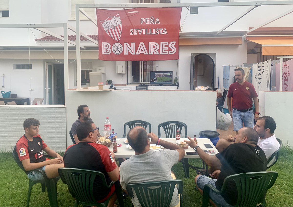 PSBonares's tweet photo. Primera #previa de la temporada…
#ilusion #mariposas 
#WeareSevilla #weneversurrender https://t.co/xhjlCwRhL1