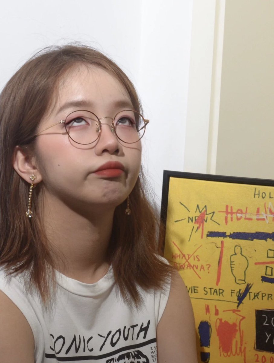 hsmgsb's tweet photo. 看着这眼镜婊子的臭表情，有种想把她干废的冲动，操成一只趴在床上撅着屁股、翻着白眼、吐出舌头流着口水、烂逼处还在往外冒精液的臭母狗！
#意淫 #眼镜 #母狗 #盯射 #反差 https://t.co/Nd6fhi5uYn
